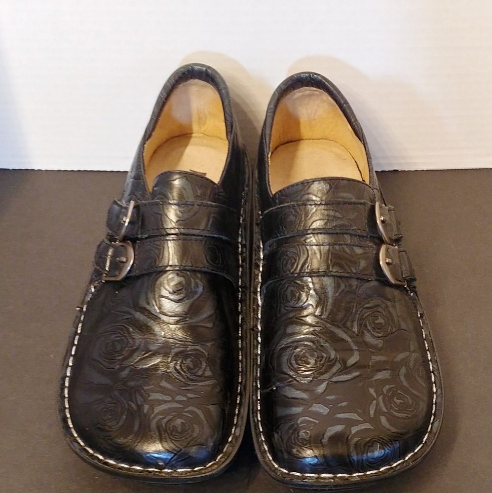 Alegria Women's Black Slip-on Clog 40